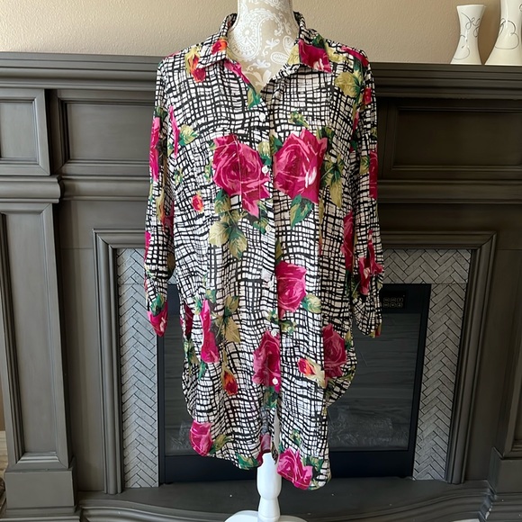 • Vincente lightweight floral patterned top, L • - Picture 1 of 9